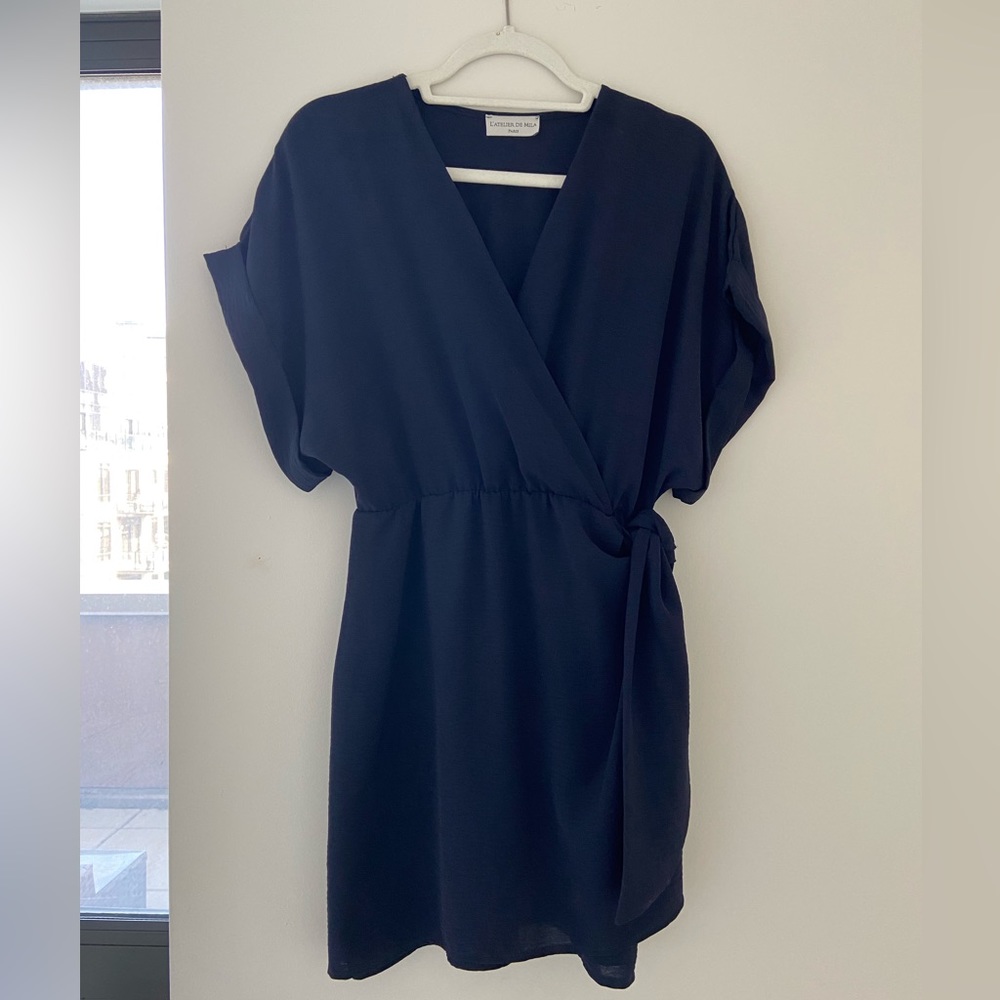 Classic midnight blue dress with knot on the side